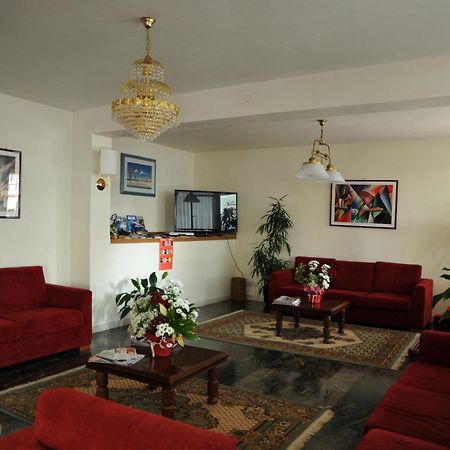 Hotel Reno ลิโดดิเยโซโล ภายนอก รูปภาพ