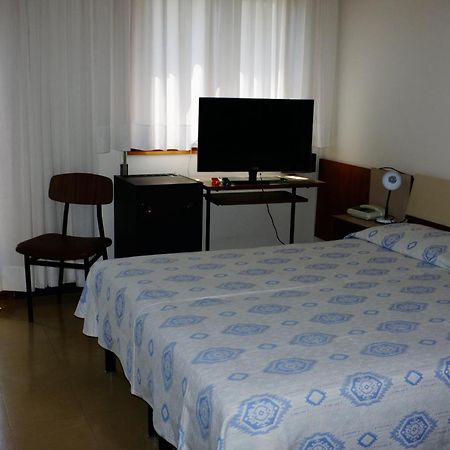 Hotel Reno ลิโดดิเยโซโล ภายนอก รูปภาพ