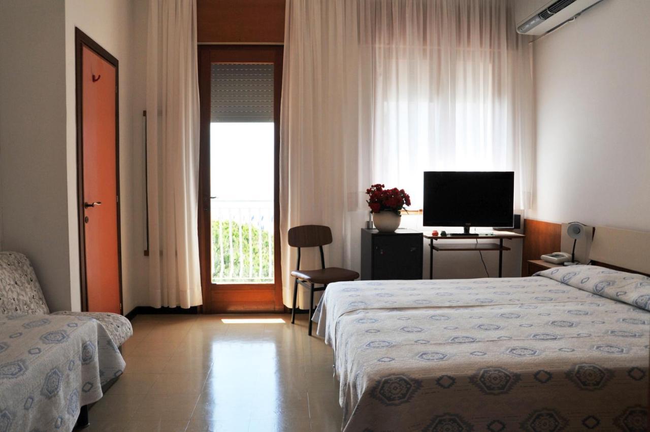 Hotel Reno ลิโดดิเยโซโล ภายนอก รูปภาพ